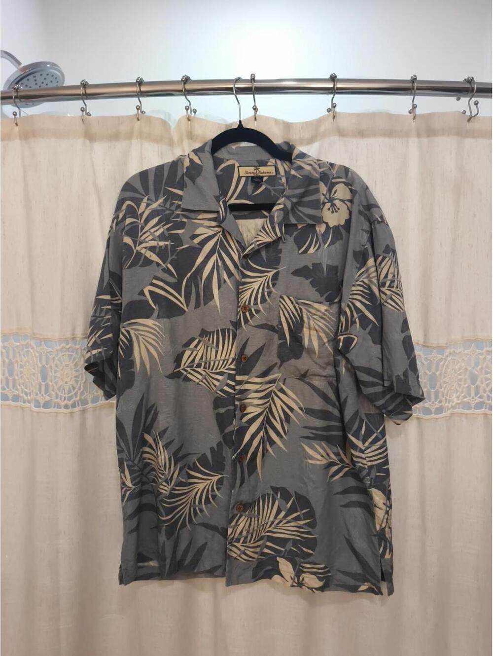 Tommy Bahama Men's Short Sleeve 100% Silk Button-Up Shirt Medium